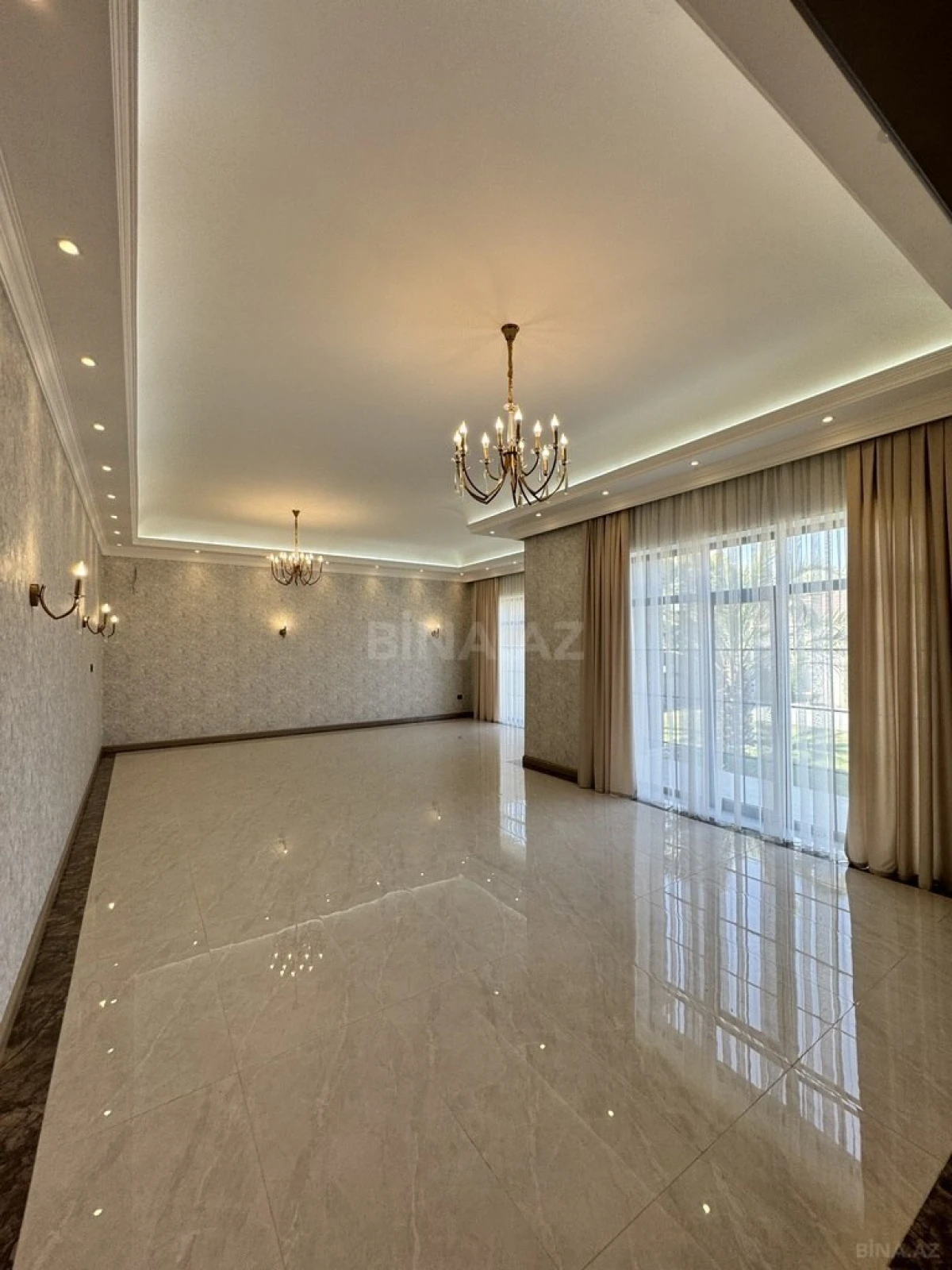 Satılır 7 otaqlı həyət evi 500 m²