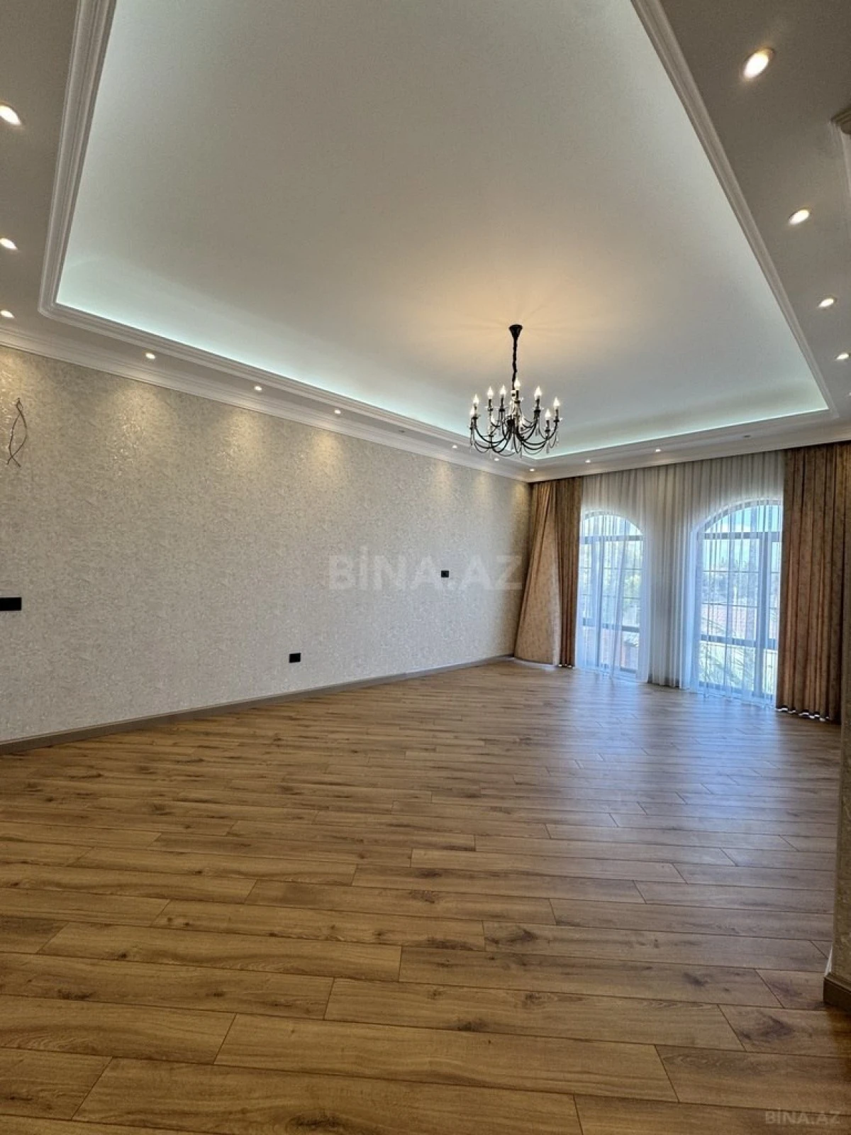 Satılır 7 otaqlı həyət evi 500 m²