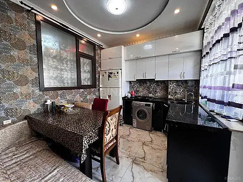 Satılır 3 otaqlı mənzil 83 m²