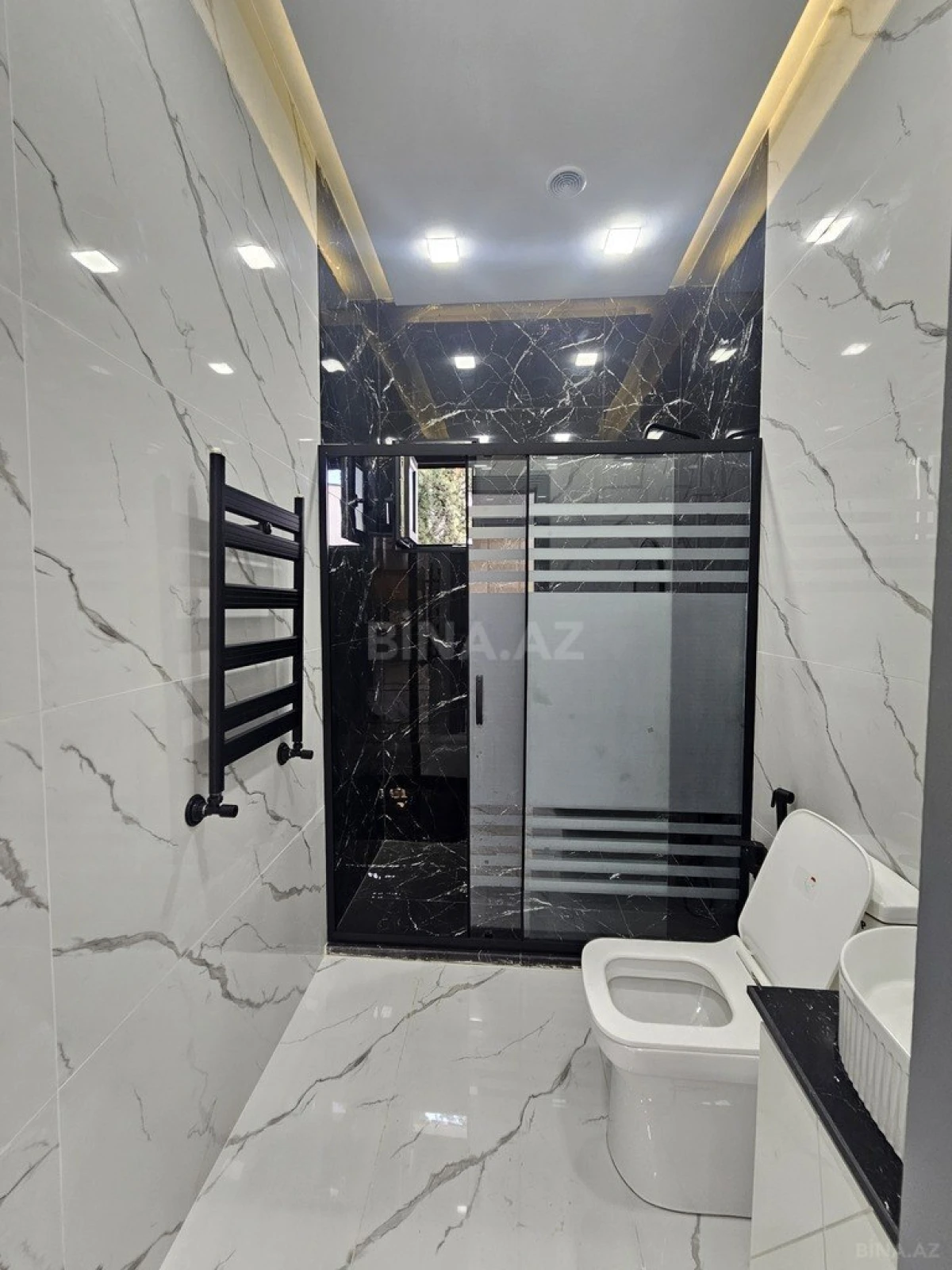 Satılır 4 otaqlı həyət evi 200 m²