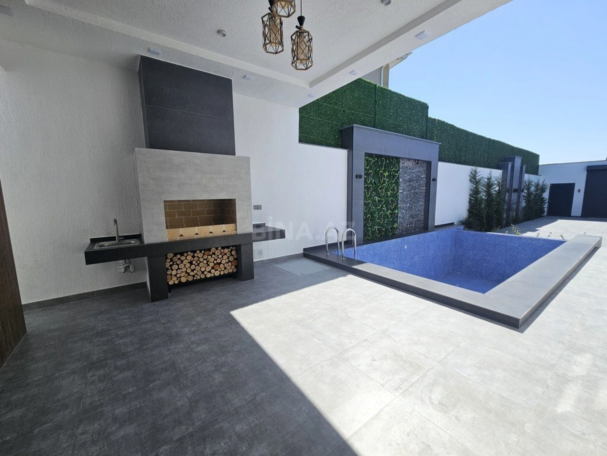 Satılır 4 otaqlı həyət evi 200 m²