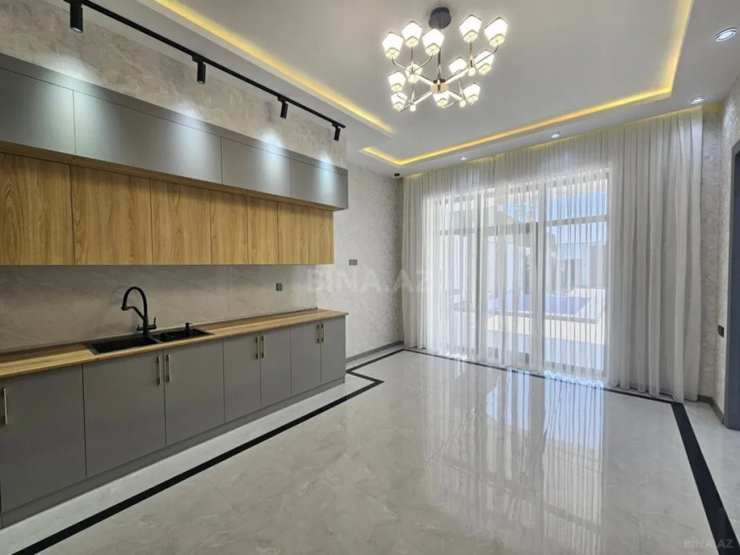 Satılır 4 otaqlı həyət evi 200 m²