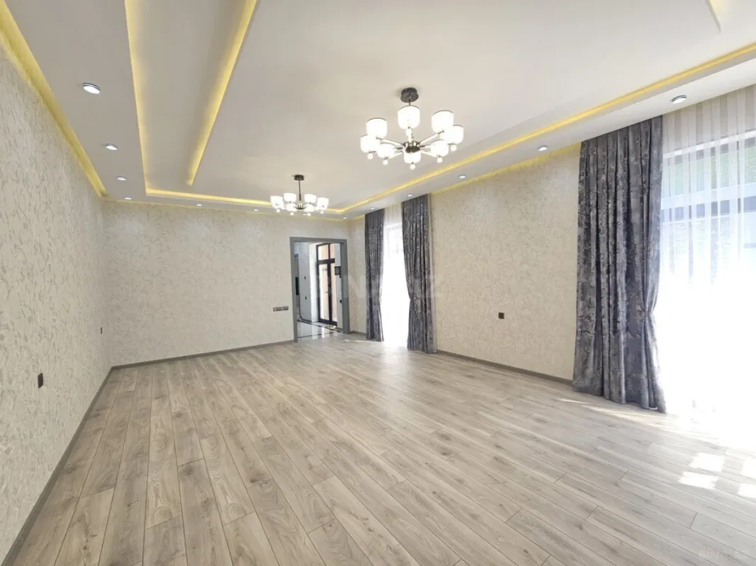 Satılır 4 otaqlı həyət evi 200 m²