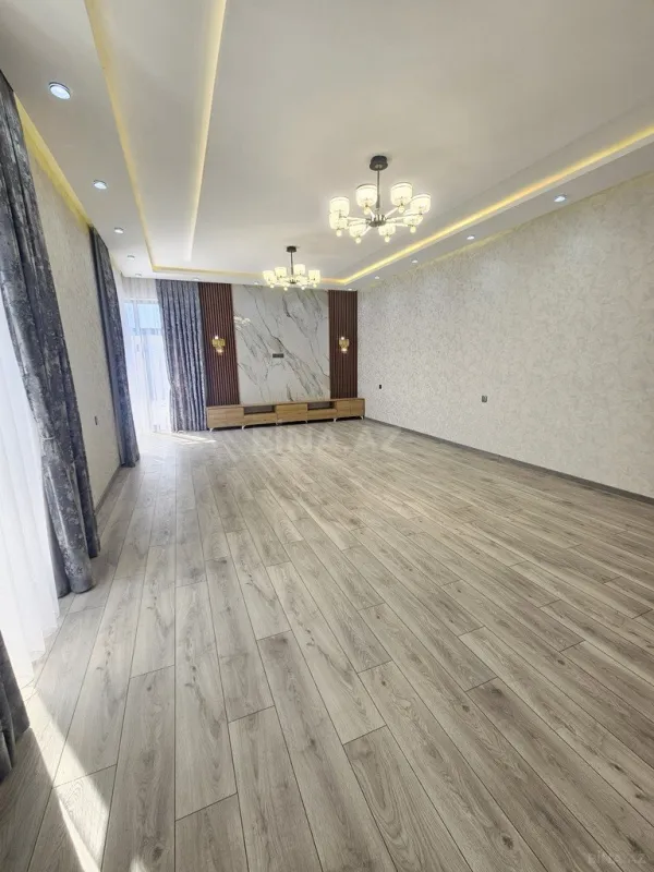 Satılır 4 otaqlı həyət evi 200 m²