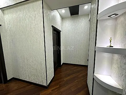Satılır 4 otaqlı mənzil 134 m²