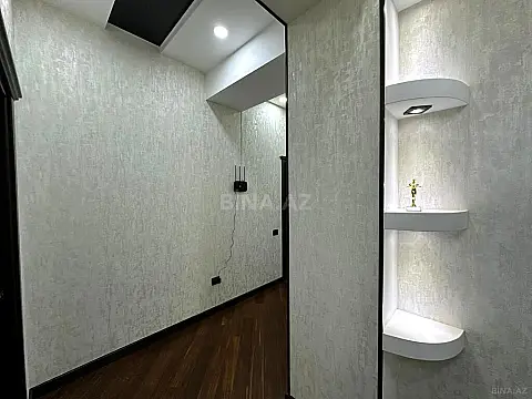 Satılır 4 otaqlı mənzil 134 m²