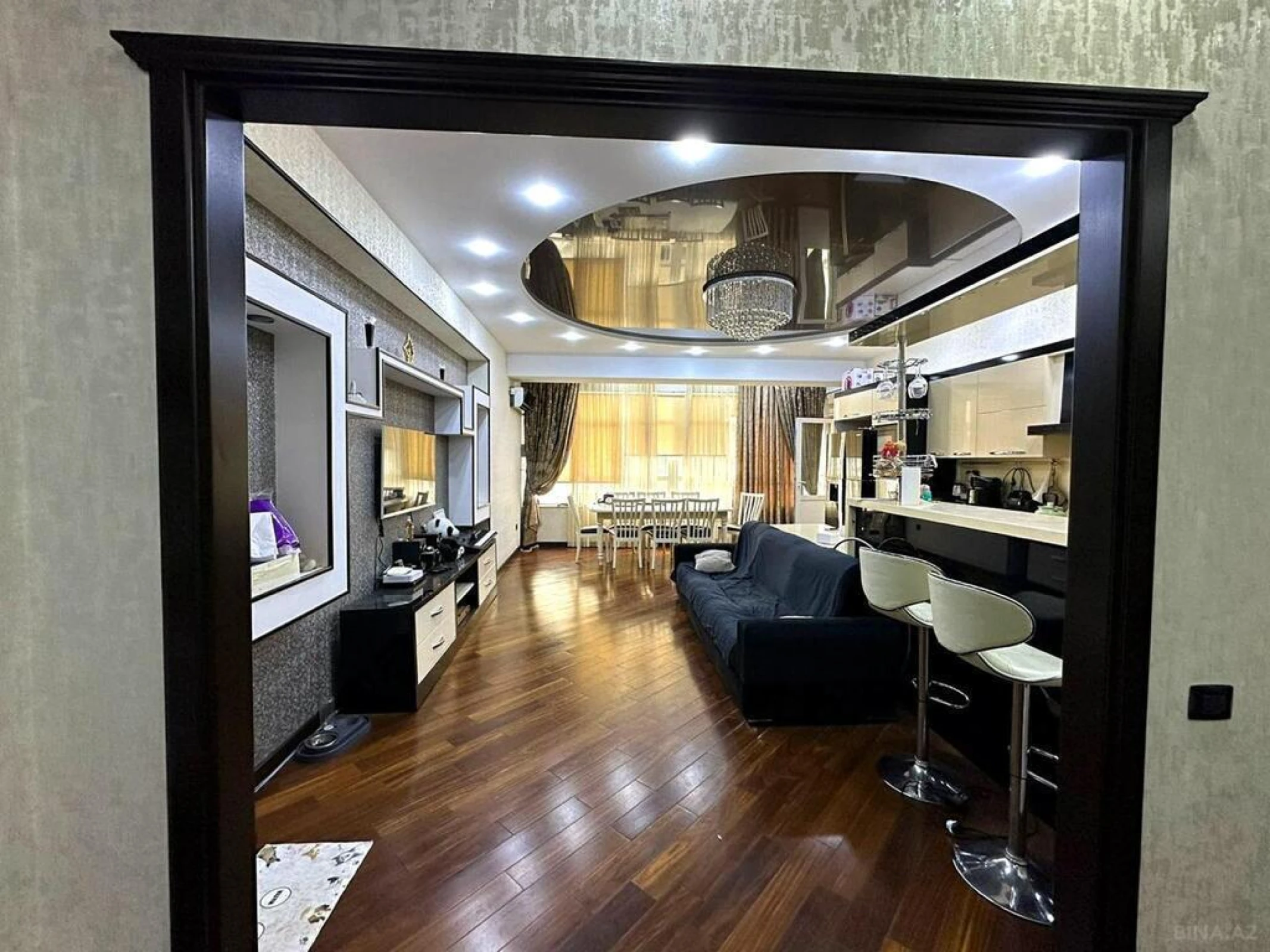 Satılır 4 otaqlı mənzil 134 m²