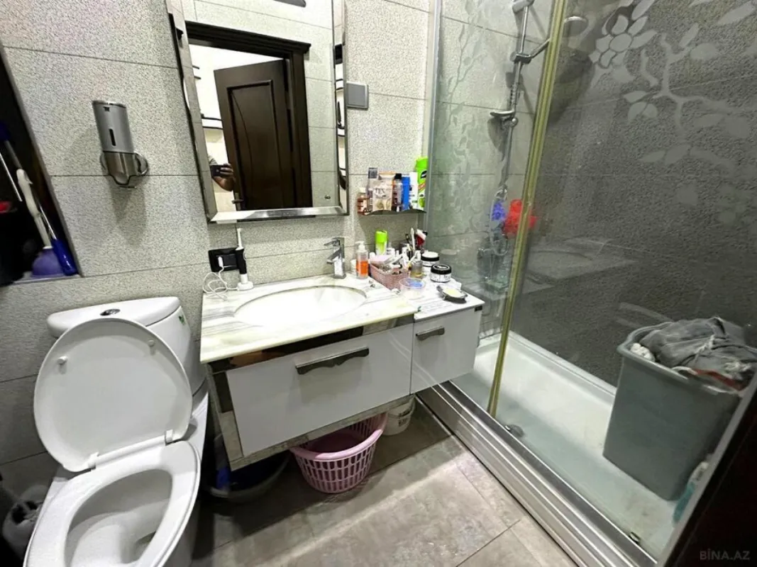 Satılır 4 otaqlı mənzil 134 m²