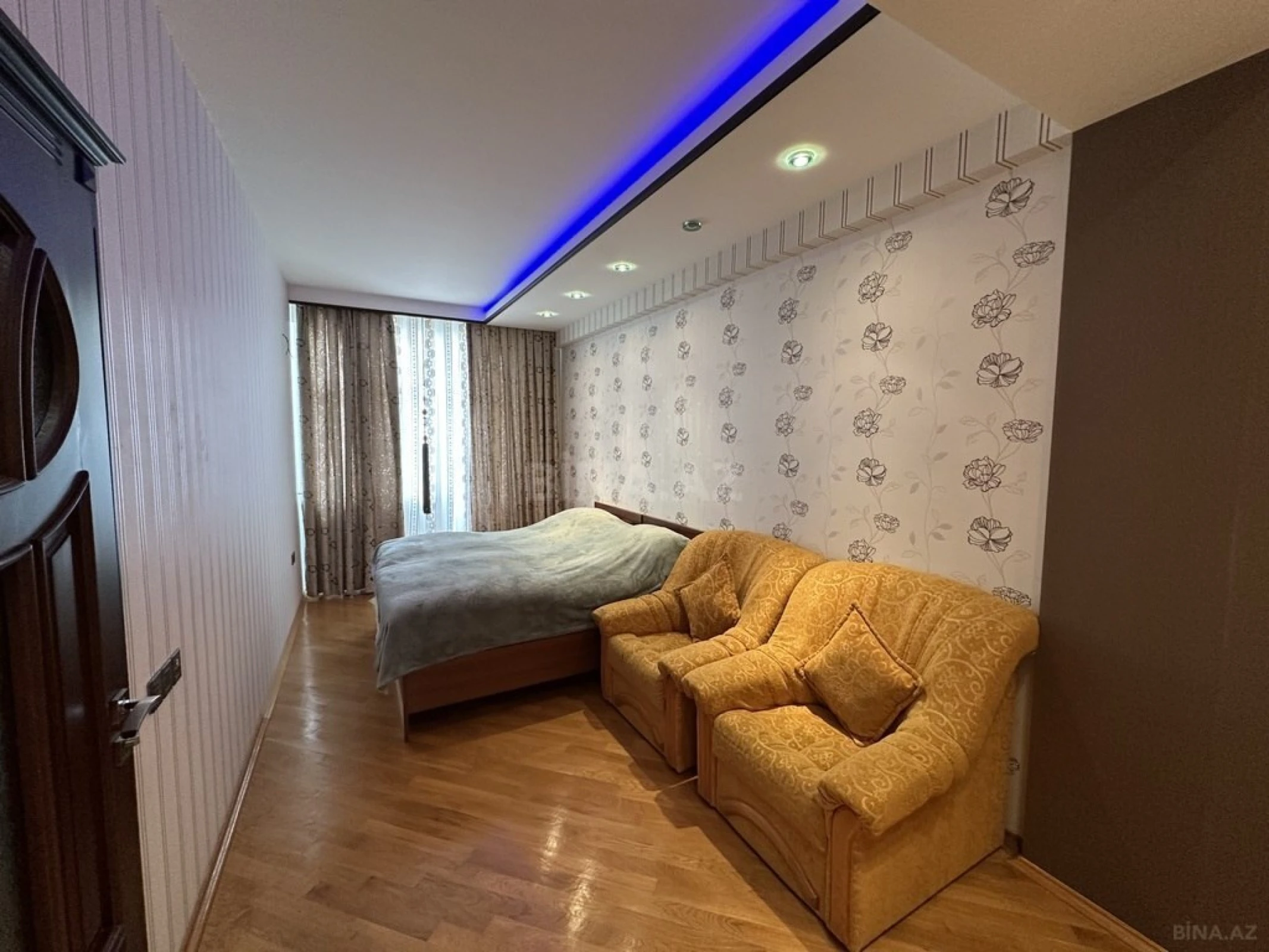 Satılır 4 otaqlı mənzil 150 m²