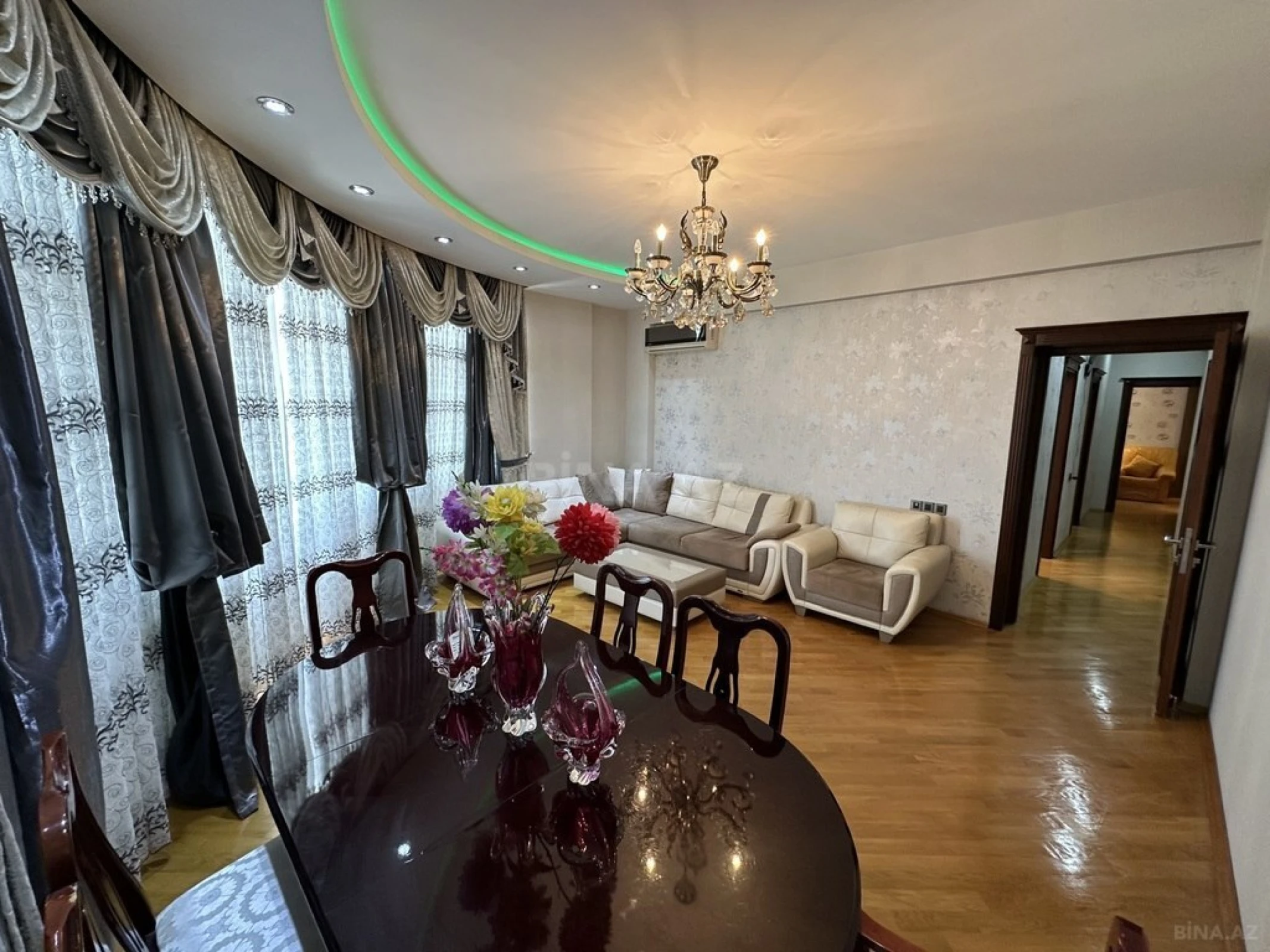 Satılır 4 otaqlı mənzil 150 m²