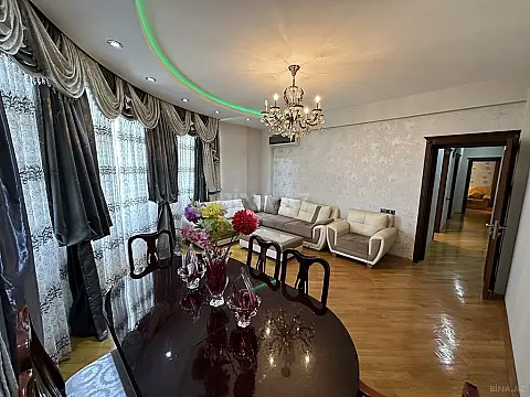 Satılır 4 otaqlı mənzil 150 m²