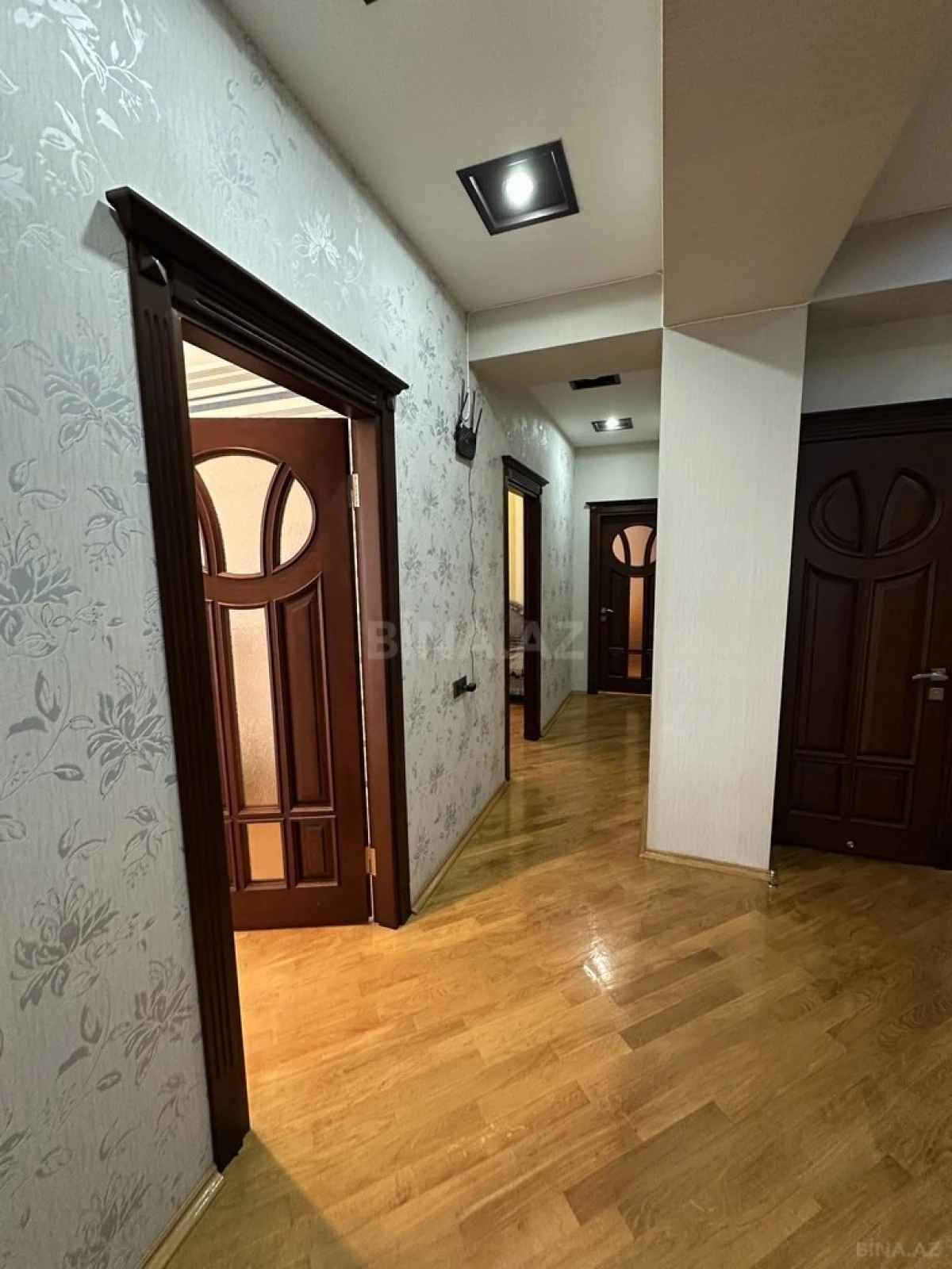 Satılır 4 otaqlı mənzil 150 m²