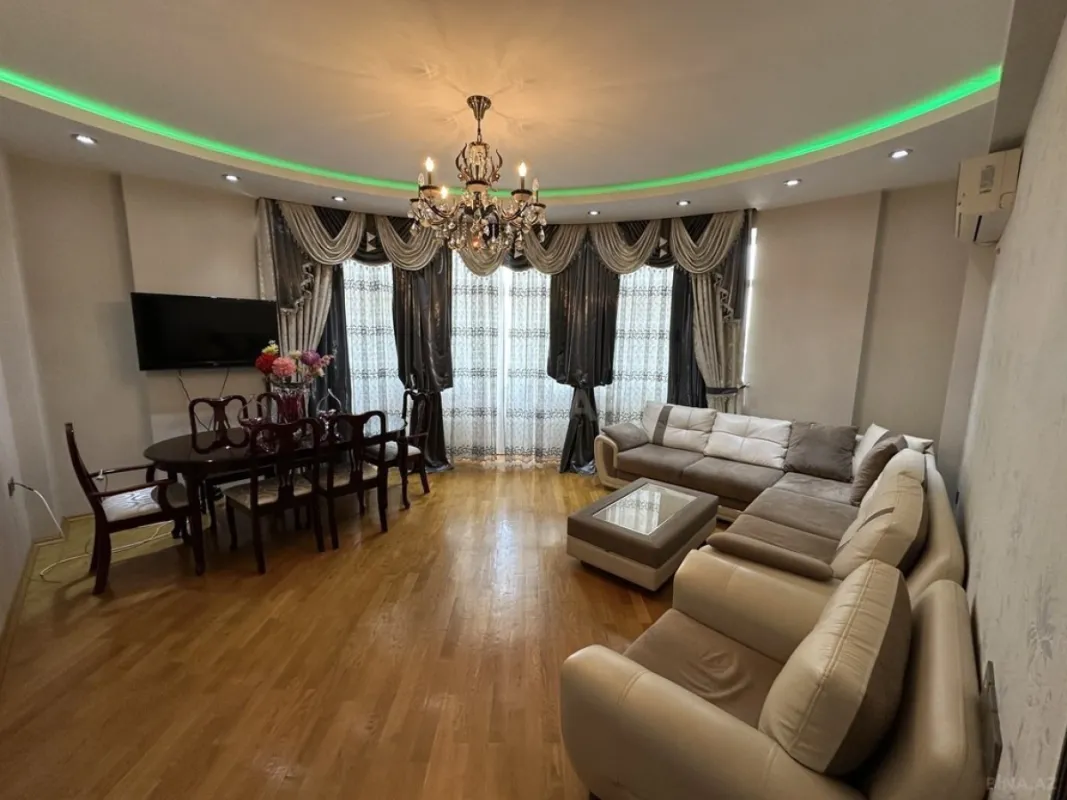 Satılır 4 otaqlı mənzil 150 m²