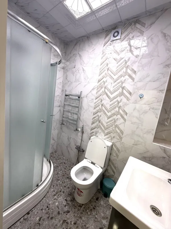 Kirayə verilir 2 otaqlı mənzil 65 m²
