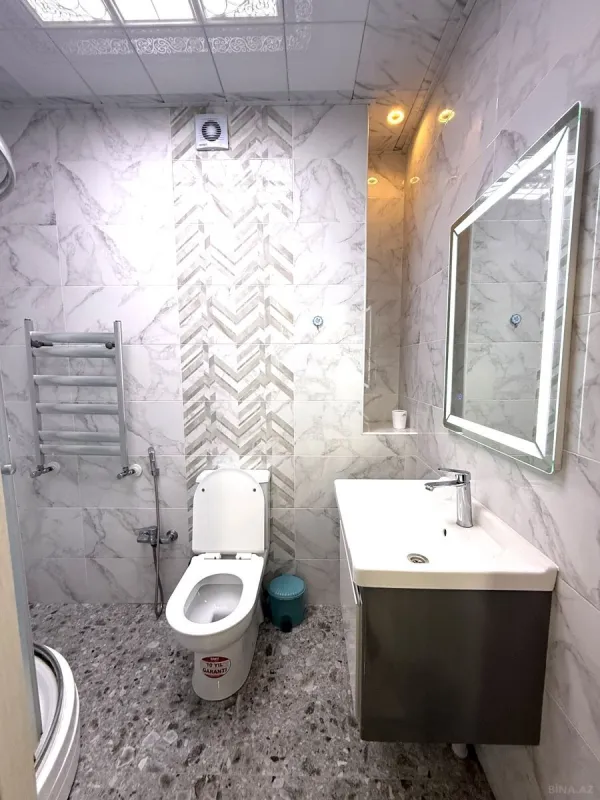 Kirayə verilir 2 otaqlı mənzil 65 m²