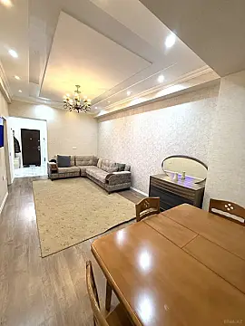Kirayə verilir 2 otaqlı mənzil 65 m²