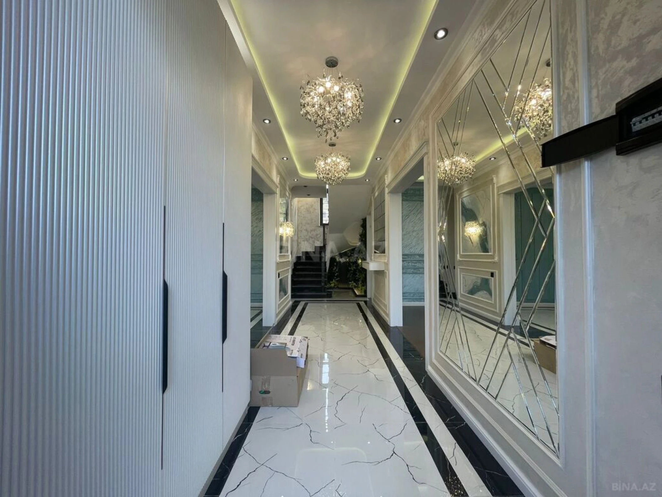 Satılır 6 otaqlı həyət evi 220 m²