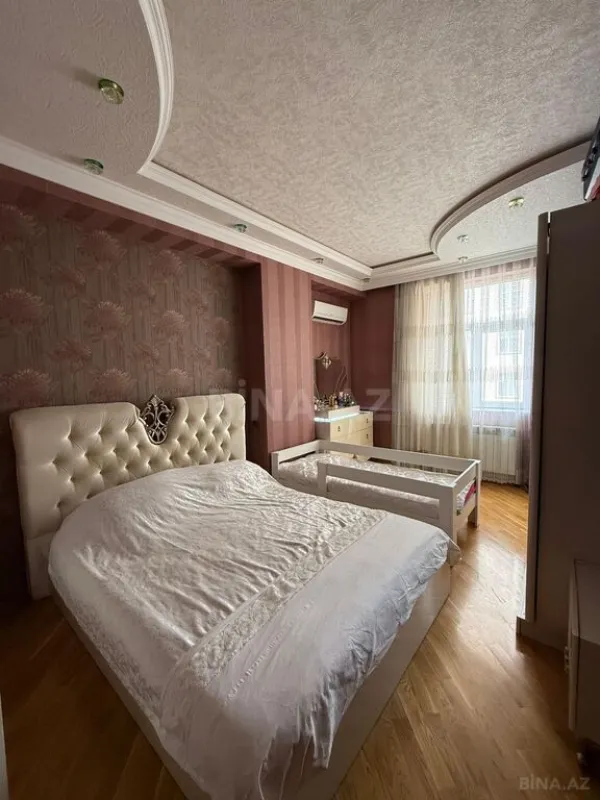 Satılır 3 otaqlı mənzil 147 m²