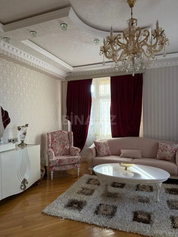 Satılır 3 otaqlı mənzil 147 m²