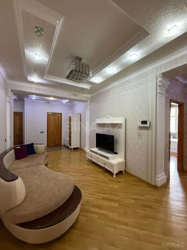 Satılır 3 otaqlı mənzil 147 m²