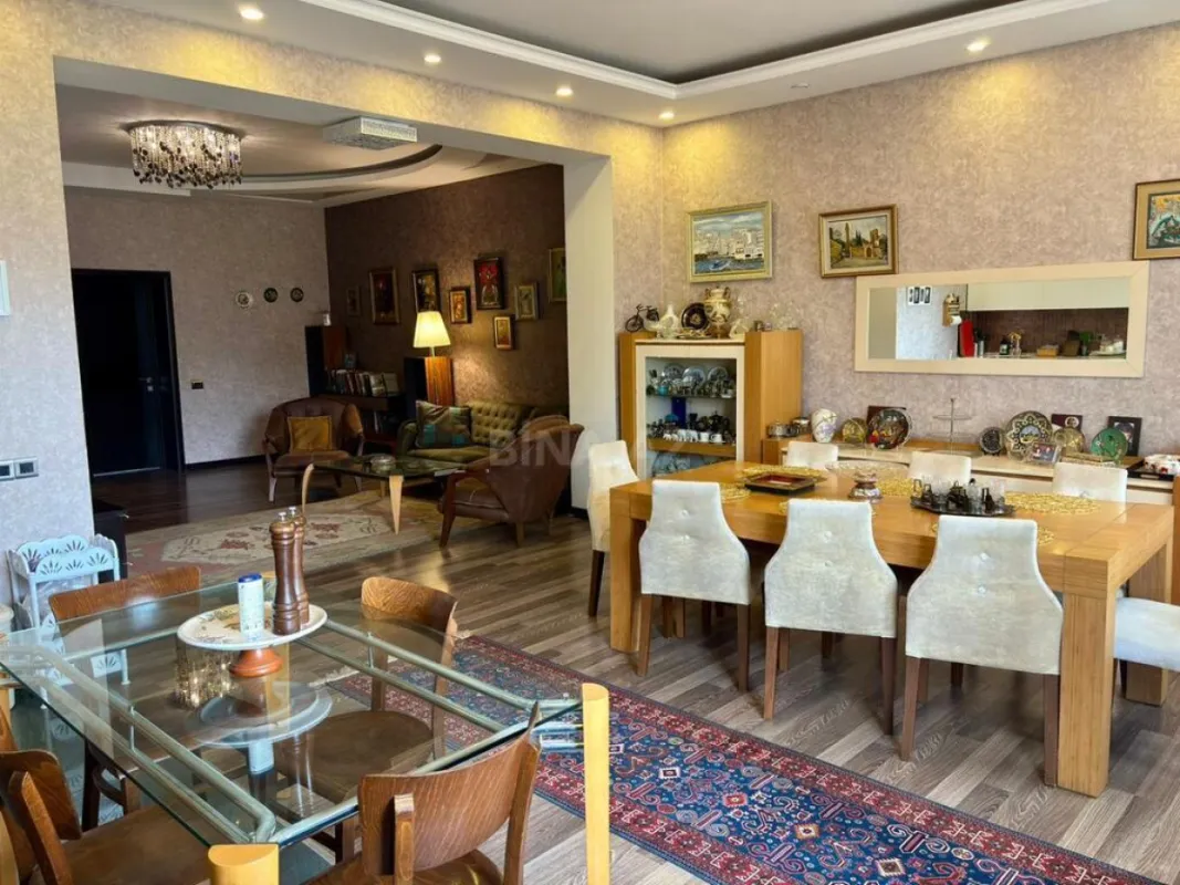 Satılır 3 otaqlı mənzil 115 m²