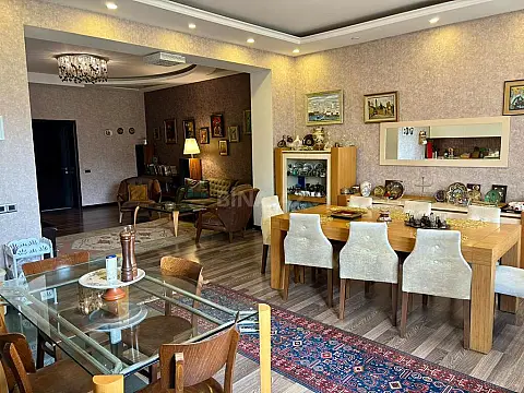 Satılır 3 otaqlı mənzil 115 m²