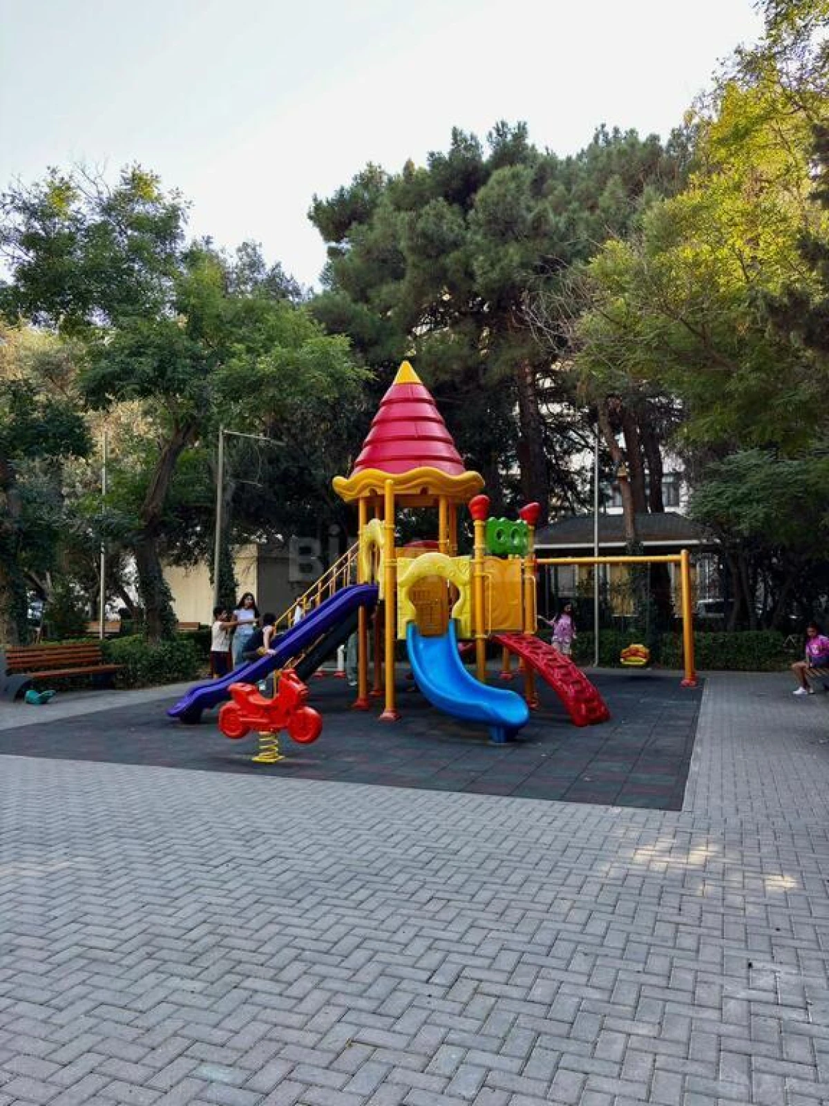 Satılır 3 otaqlı mənzil 115 m²