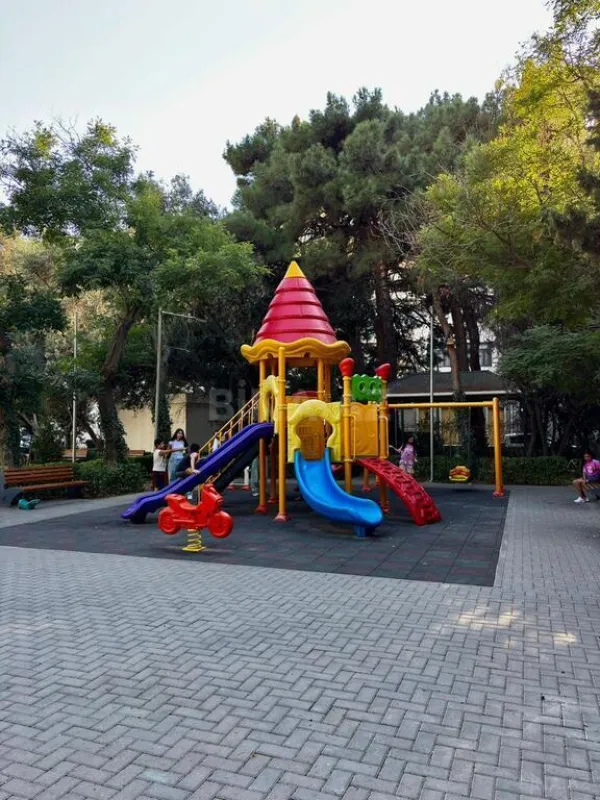 Satılır 3 otaqlı mənzil 115 m²