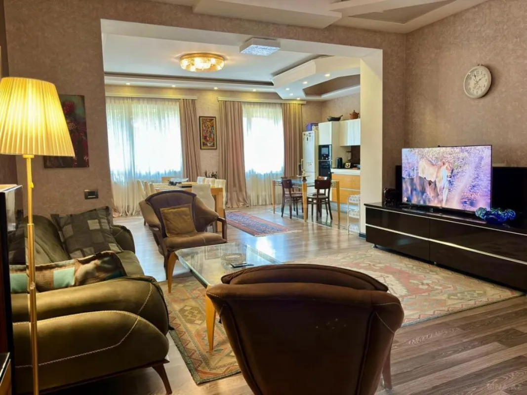 Satılır 3 otaqlı mənzil 115 m²