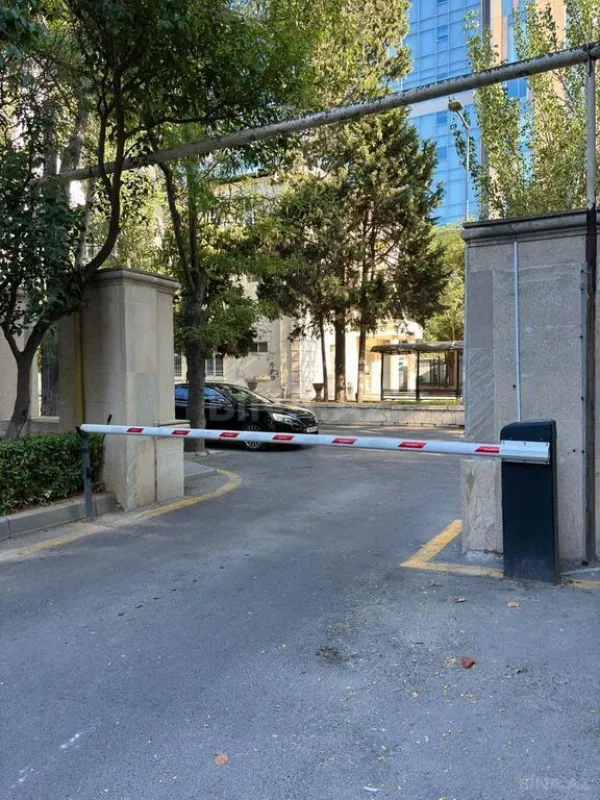 Satılır 3 otaqlı mənzil 115 m²