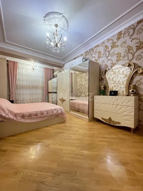 Satılır 3 otaqlı mənzil 110 m²