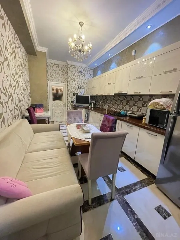 Satılır 3 otaqlı mənzil 110 m²