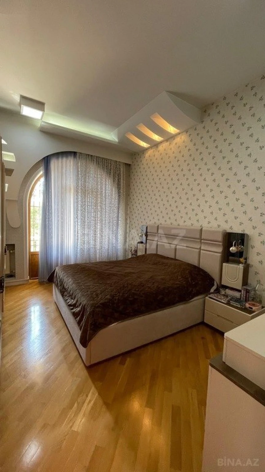 Satılır 7 otaqlı həyət evi 540 m²