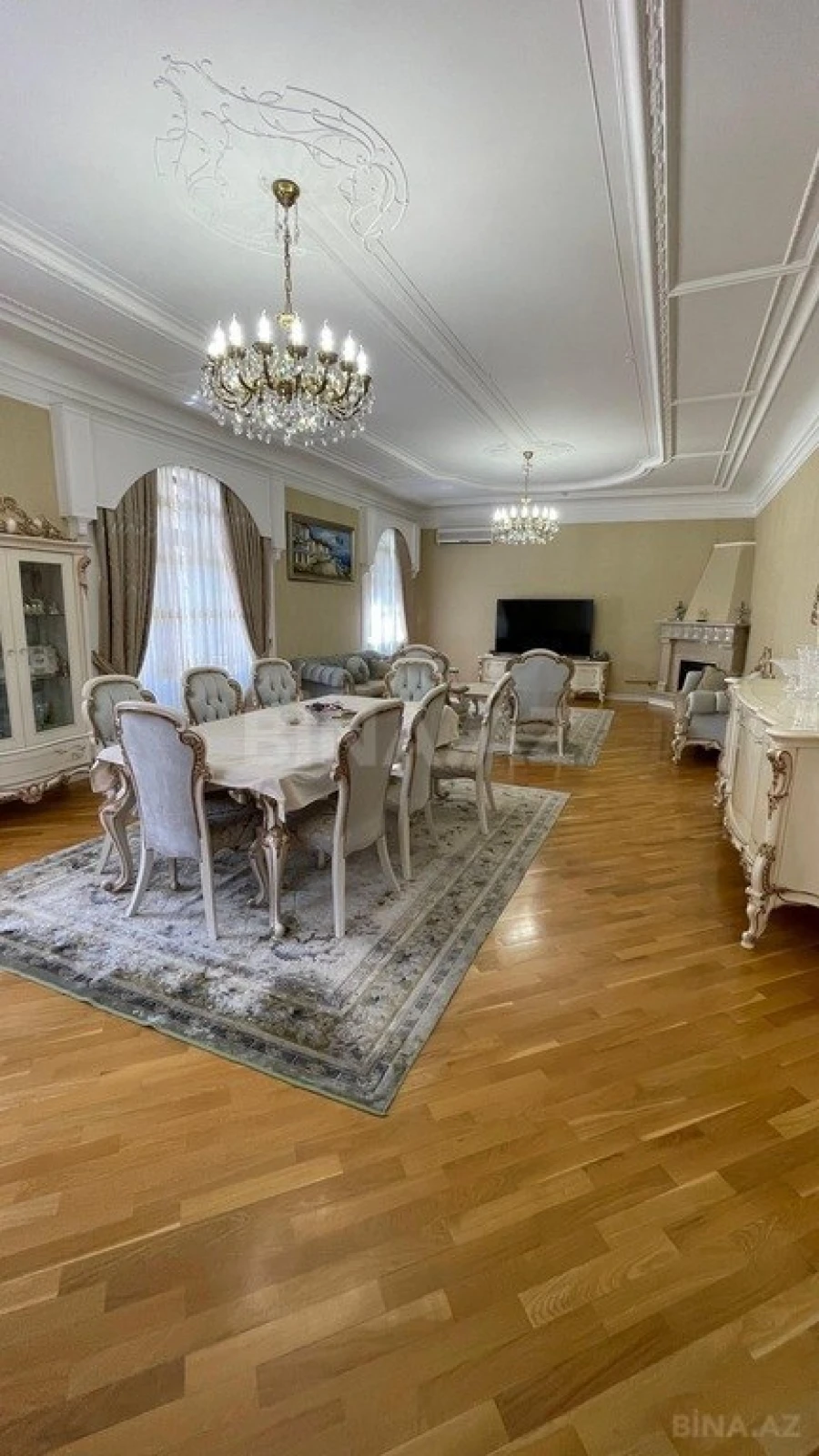 Satılır 7 otaqlı həyət evi 540 m²