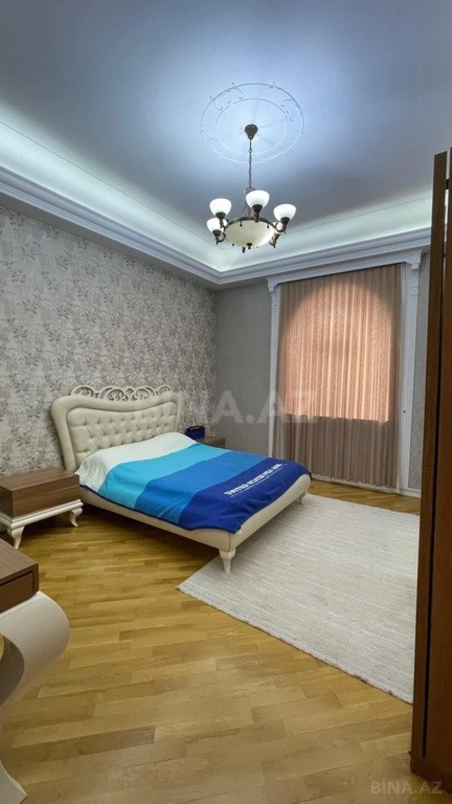 Satılır 7 otaqlı həyət evi 540 m²