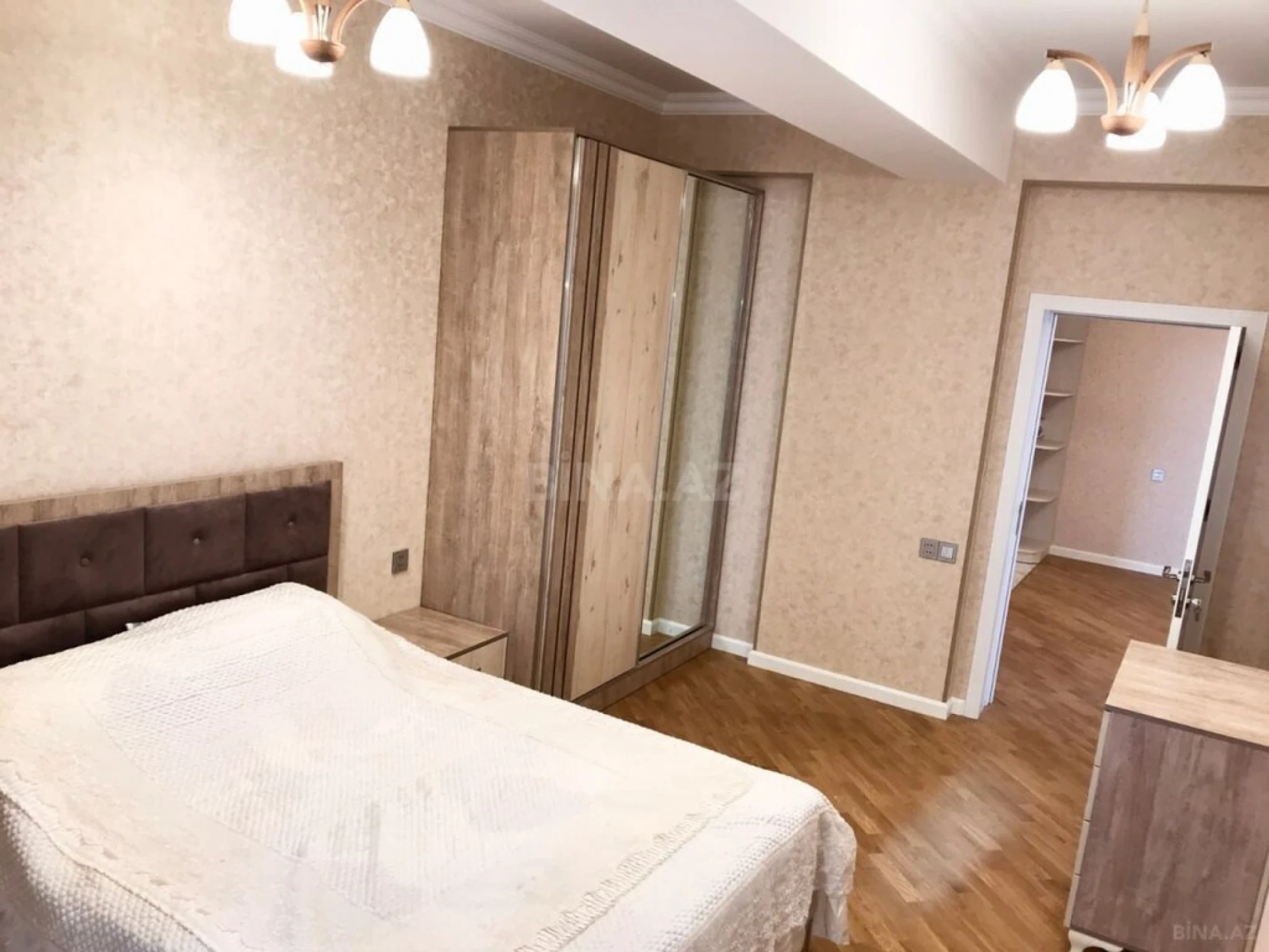 Kirayə verilir 2 otaqlı mənzil 95 m²