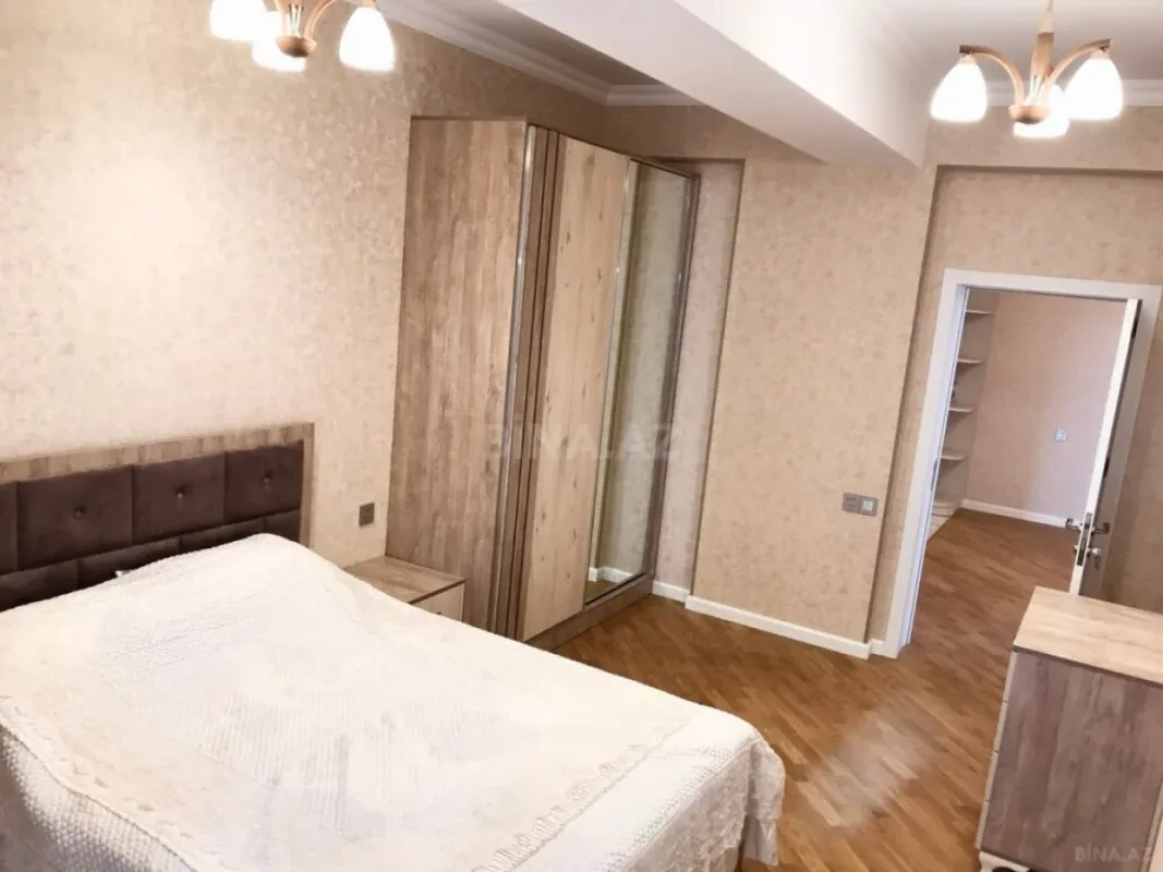 Kirayə verilir 2 otaqlı mənzil 95 m²