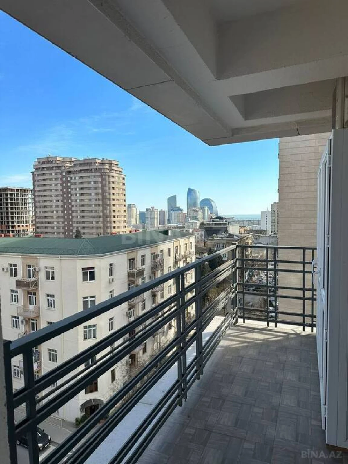 Kirayə verilir 2 otaqlı mənzil 95 m²