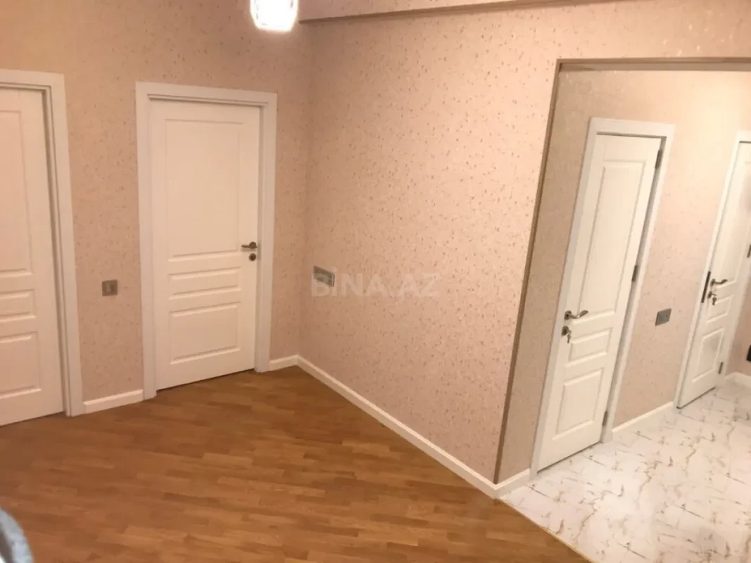Kirayə verilir 2 otaqlı mənzil 95 m²