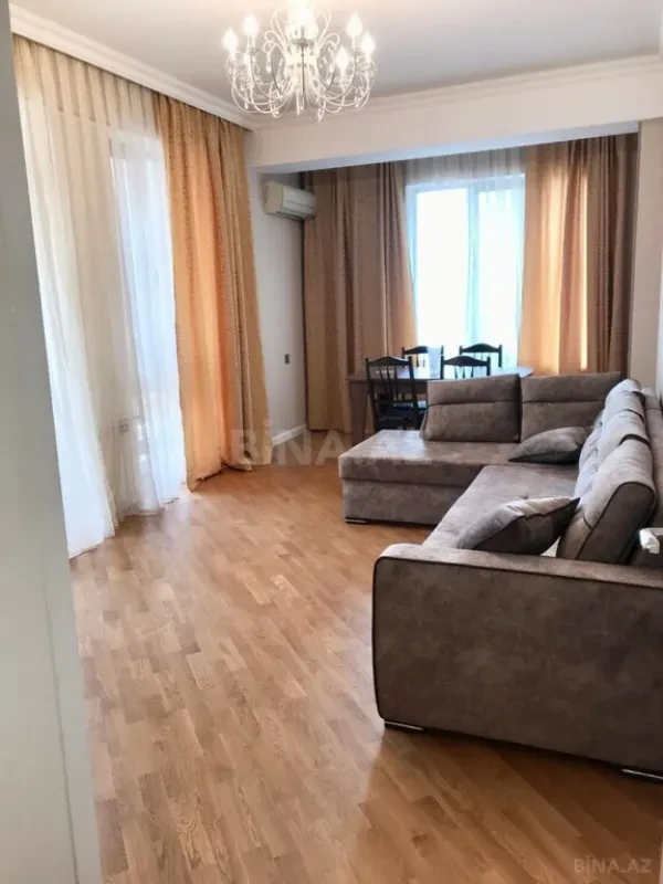 Kirayə verilir 2 otaqlı mənzil 95 m²