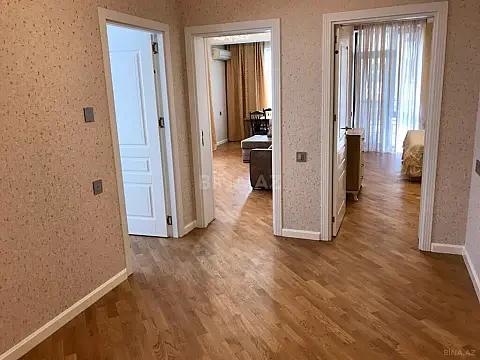 Kirayə verilir 2 otaqlı mənzil 95 m²