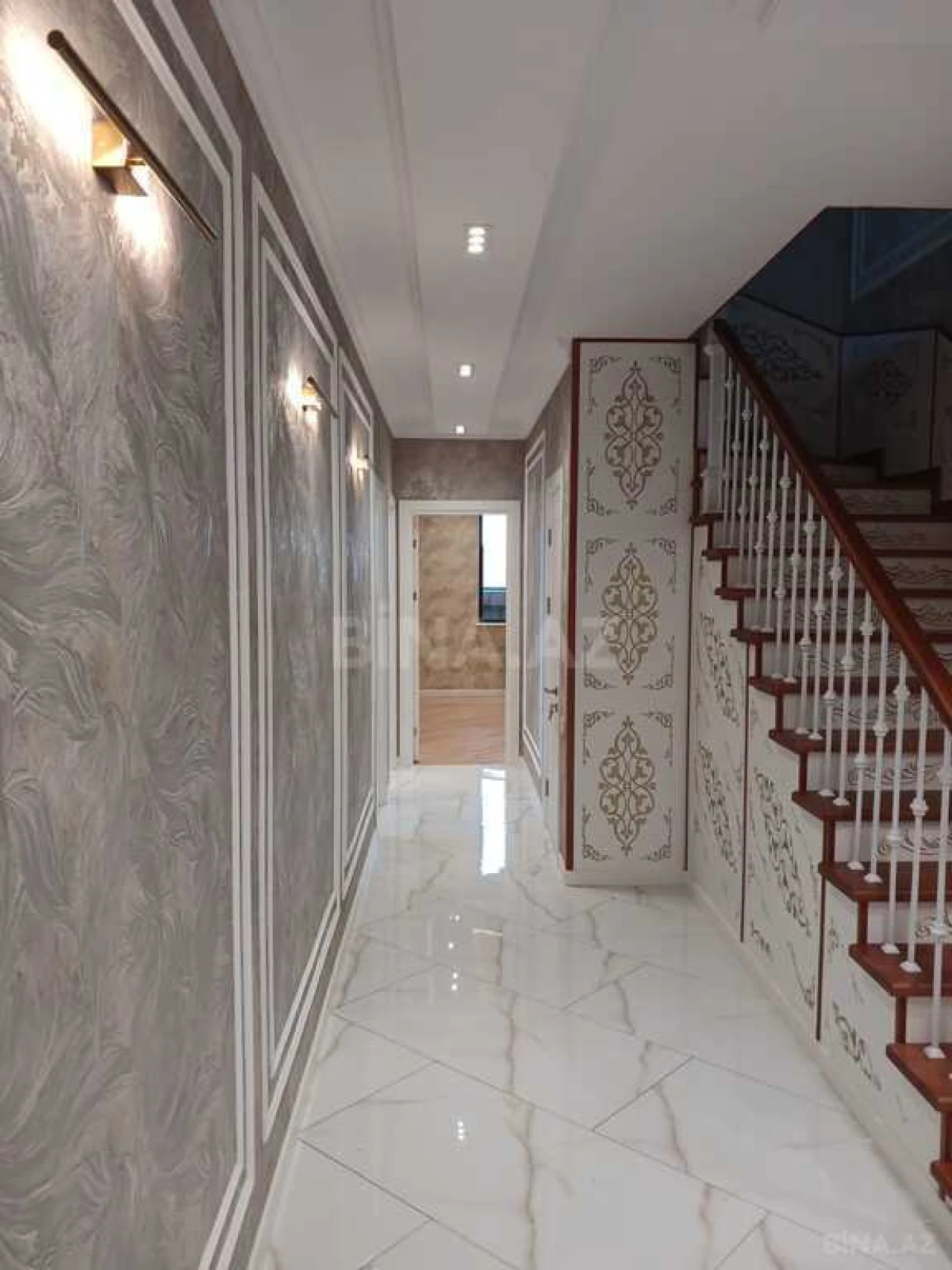 Satılır 4 otaqlı mənzil 160 m²