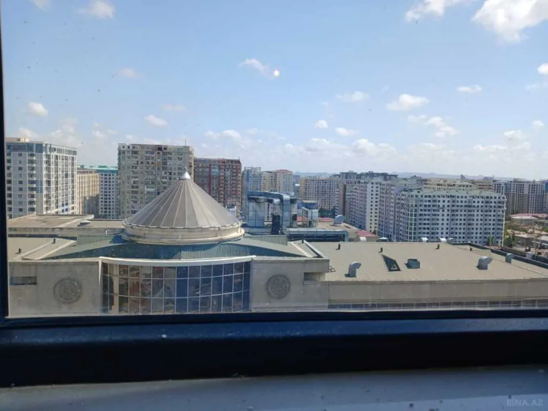 Satılır 4 otaqlı mənzil 160 m²