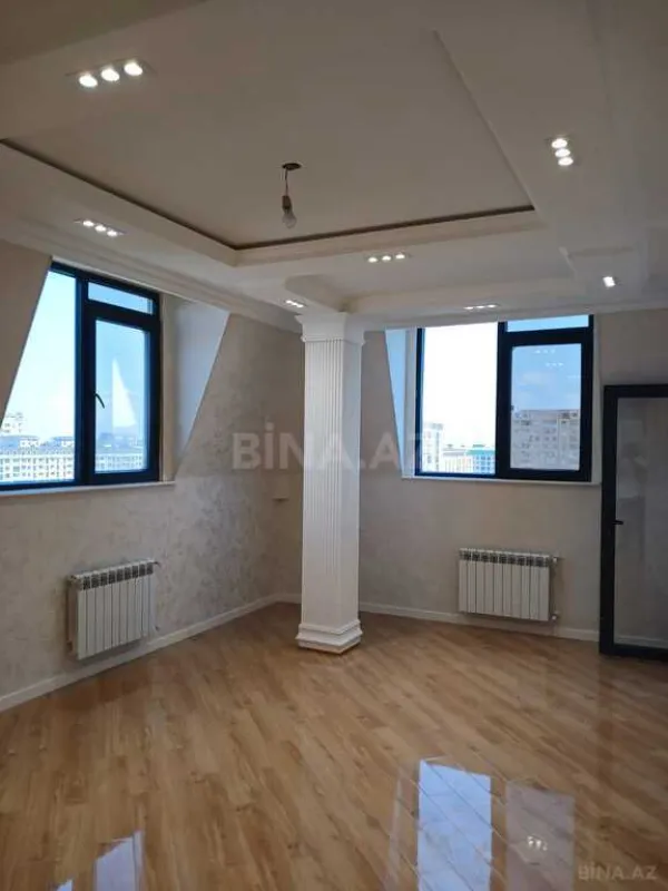 Satılır 4 otaqlı mənzil 160 m²