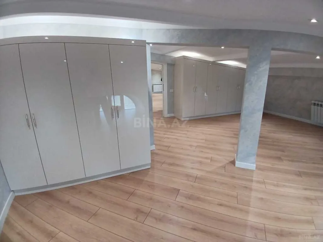Satılır 4 otaqlı mənzil 160 m²