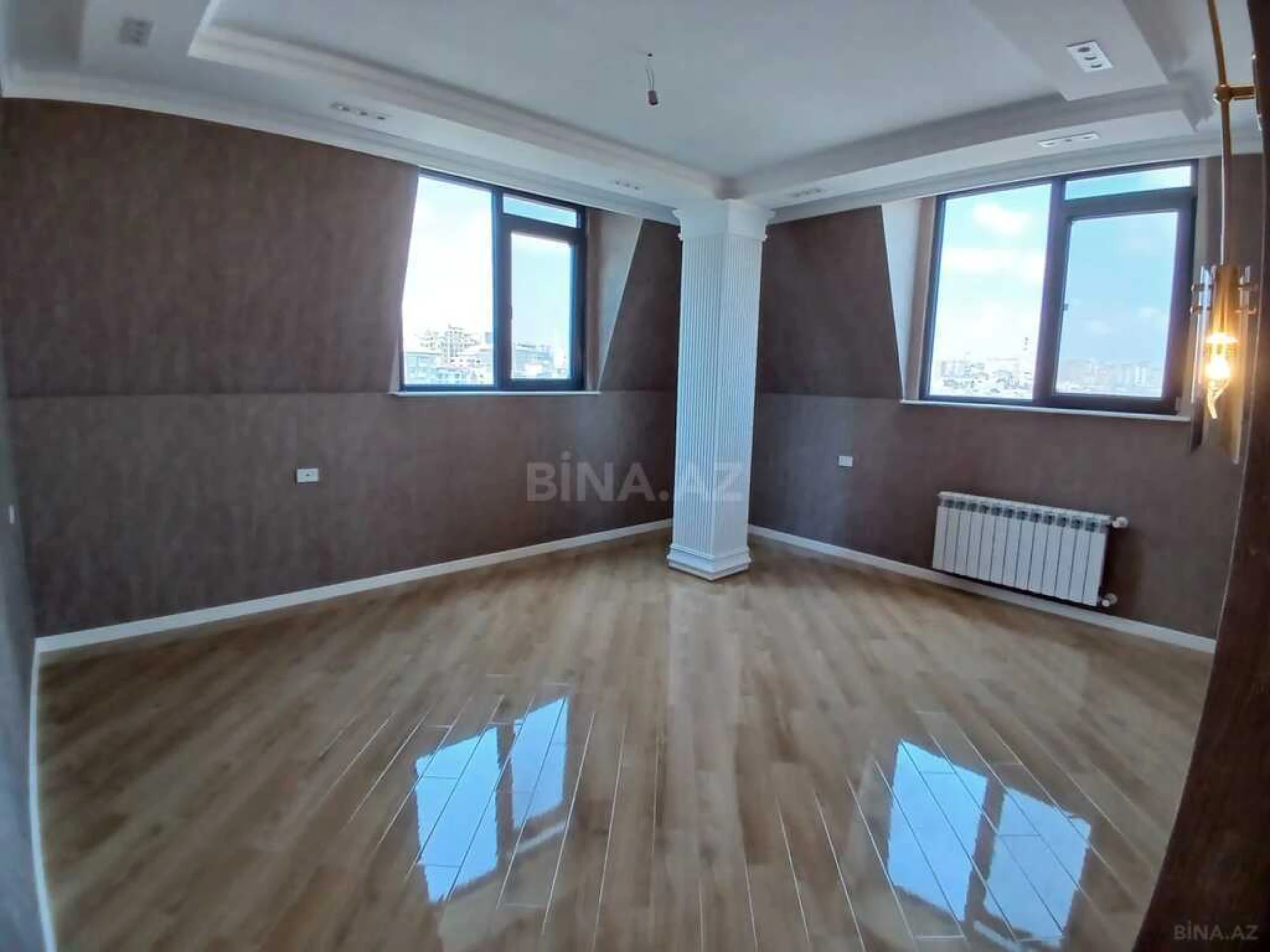 Satılır 4 otaqlı mənzil 160 m²