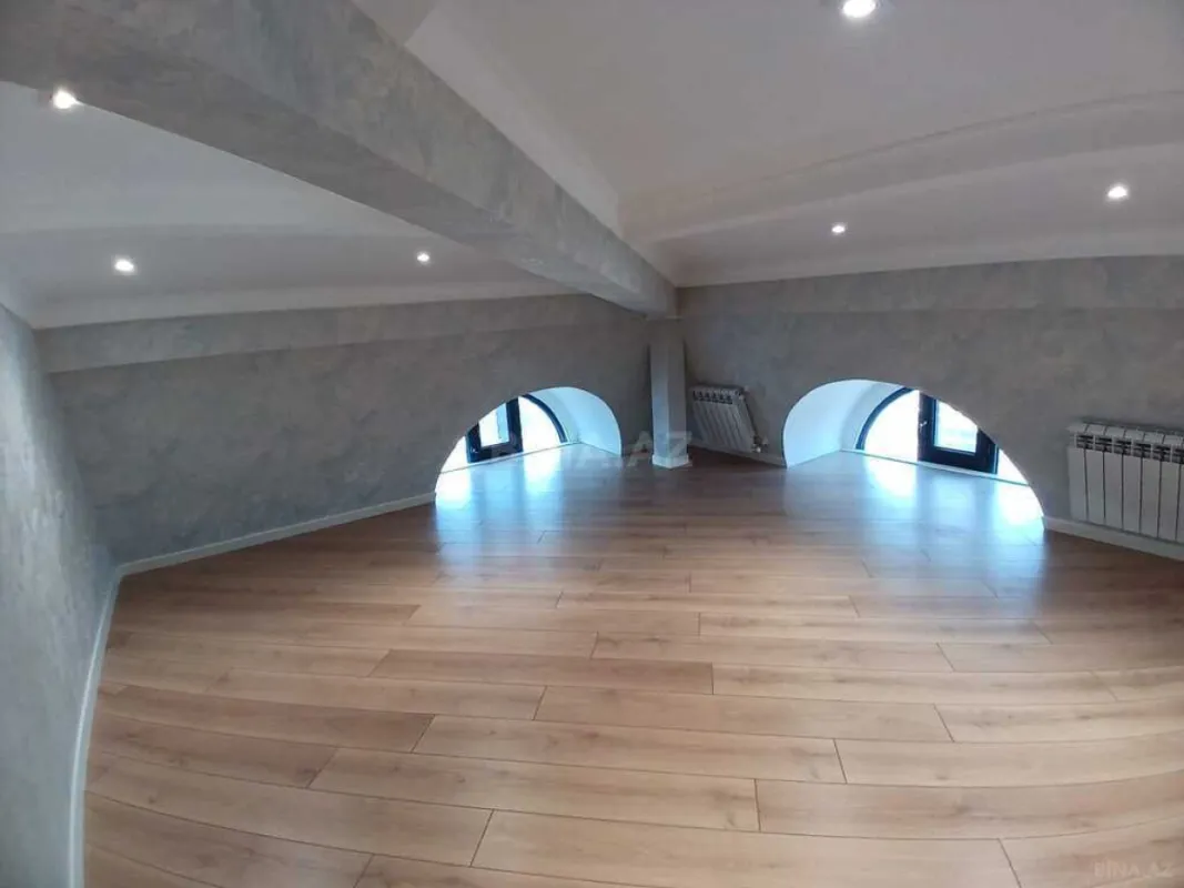 Satılır 4 otaqlı mənzil 160 m²