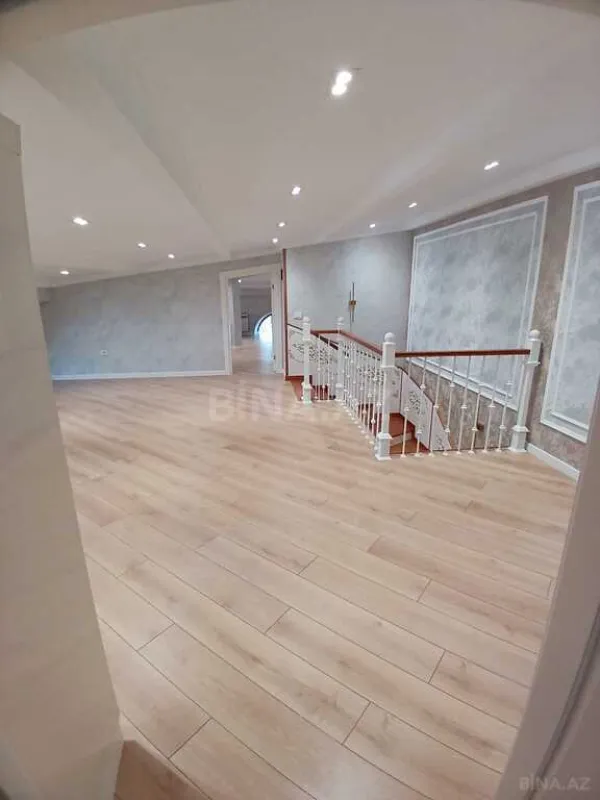 Satılır 4 otaqlı mənzil 160 m²