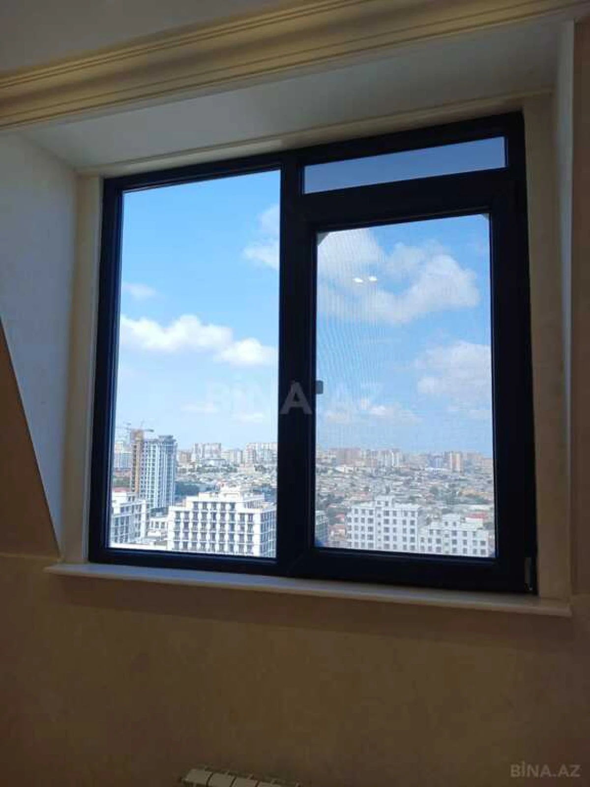 Satılır 4 otaqlı mənzil 160 m²