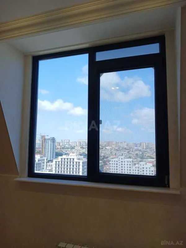 Satılır 4 otaqlı mənzil 160 m²